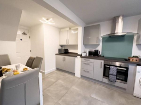 Immaculate 5 Bedroom House